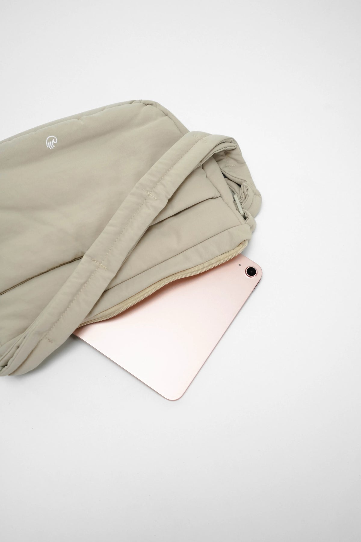 Aire Crossbody